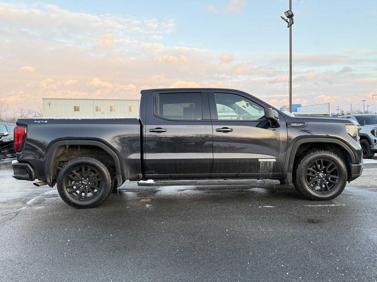 2022 GMC Sierra 1500 Elevation