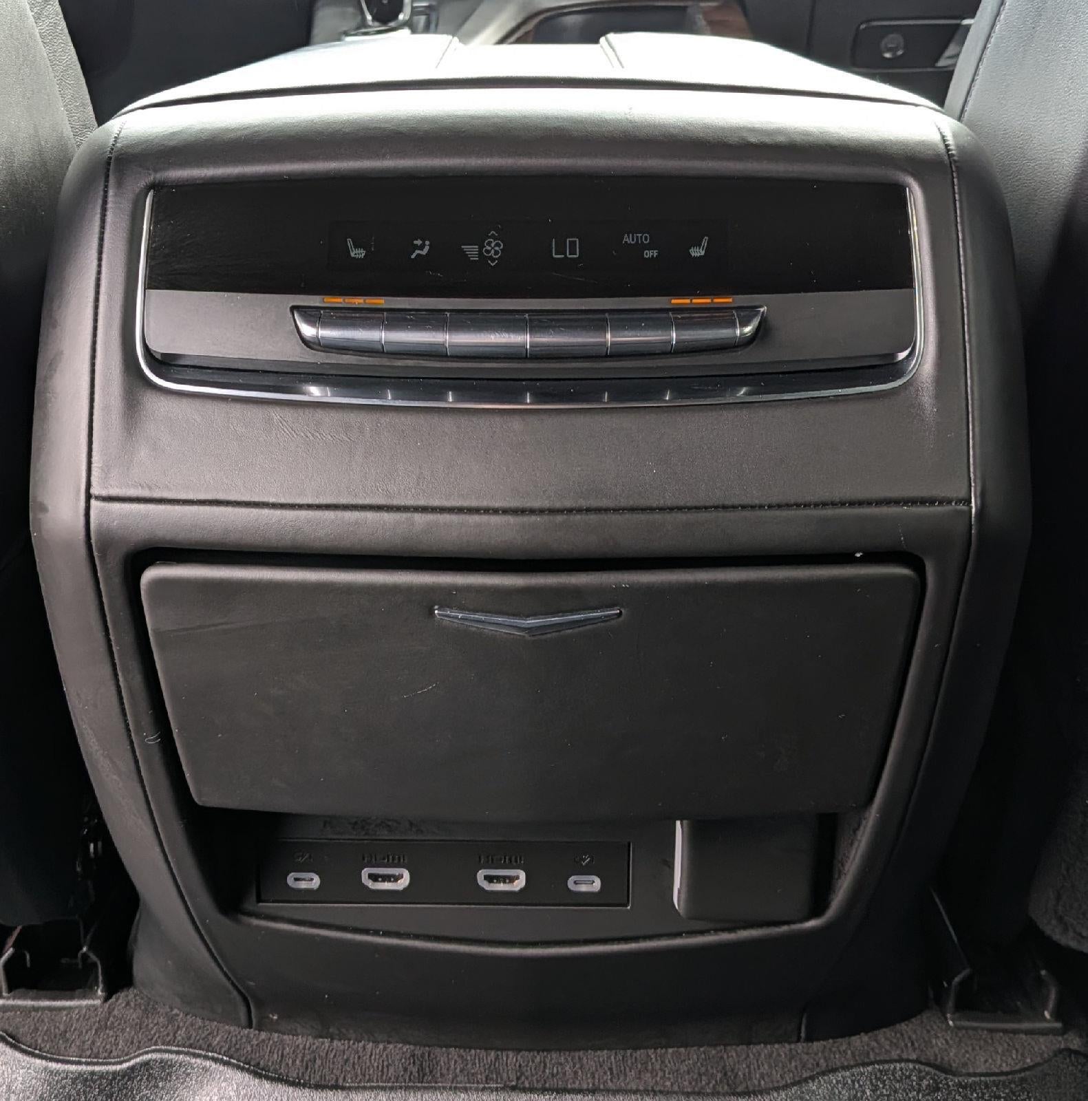 2022 Cadillac Escalade ESV Sport Platinum