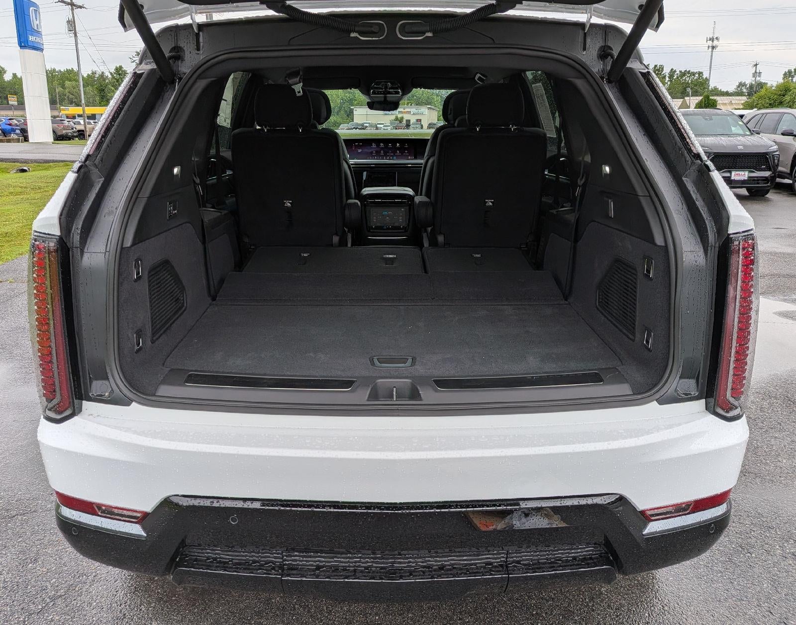 2025 Cadillac ESCALADE IQ Sport 1