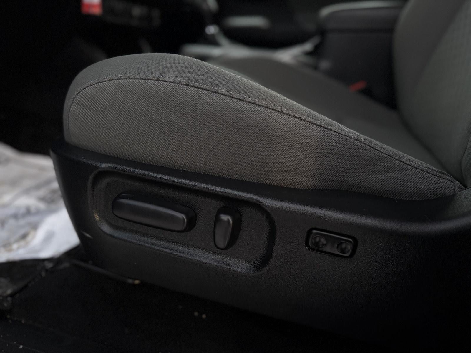 2022 Toyota Tacoma 4WD SR