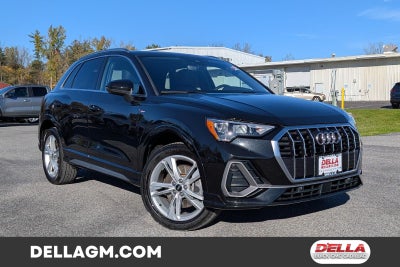2022 Audi Q3 S line Premium