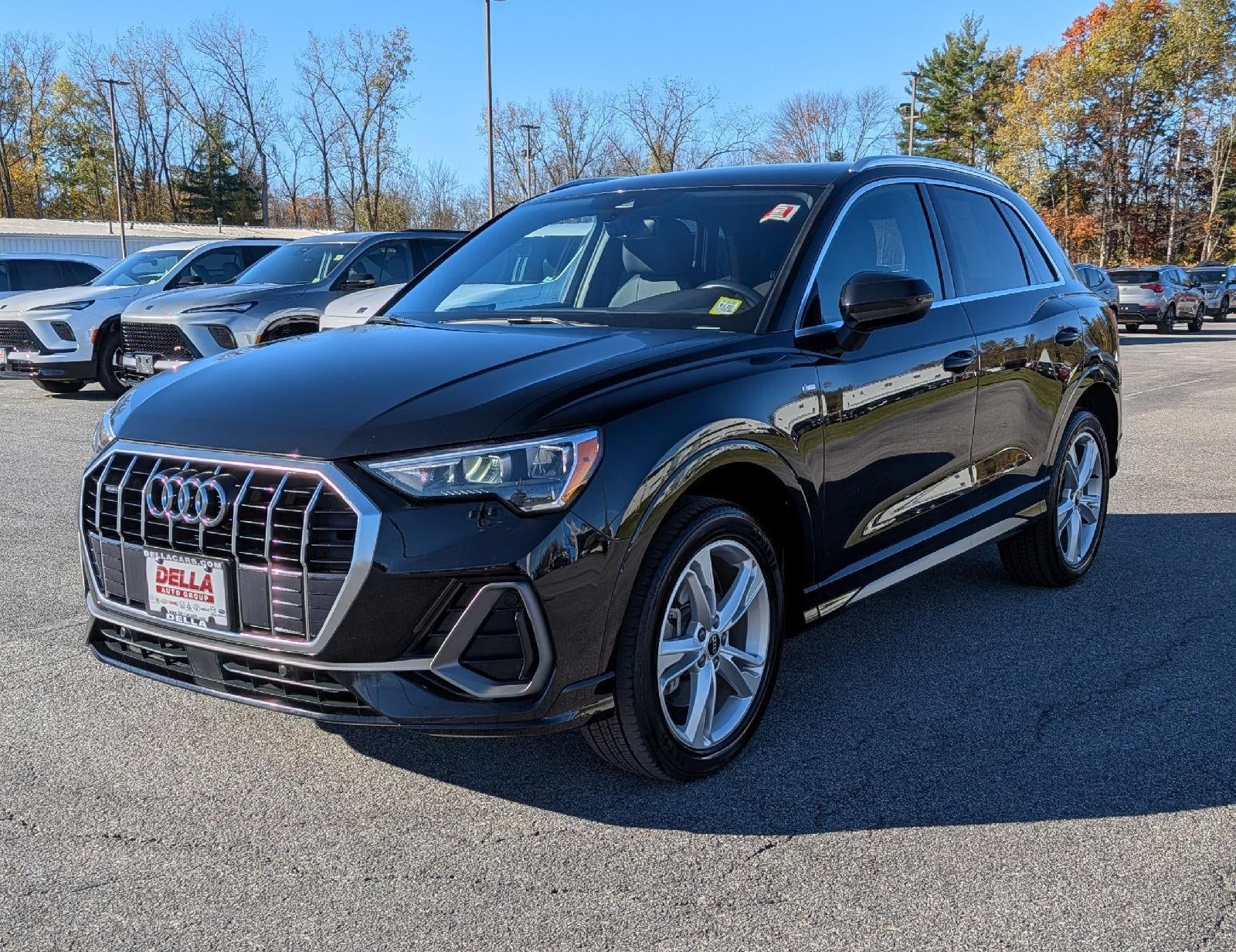 2022 Audi Q3 S line Premium