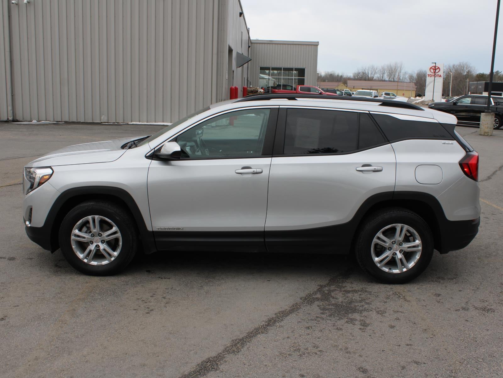 2021 GMC Terrain SLE