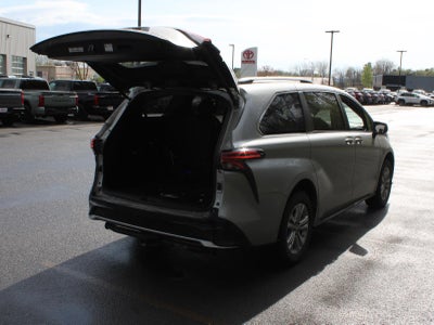 2022 Toyota Sienna XSE