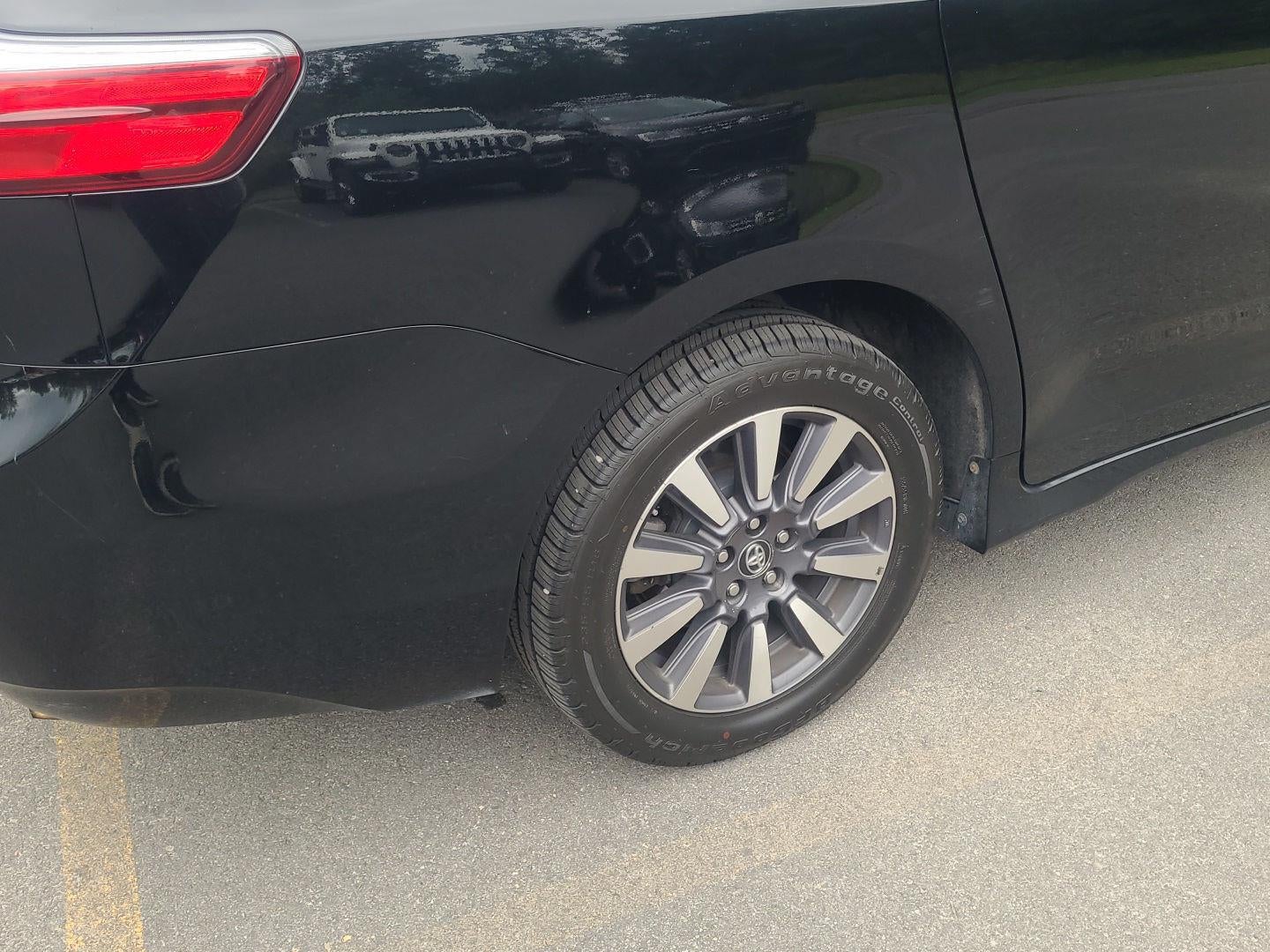 2020 Toyota Sienna XLE