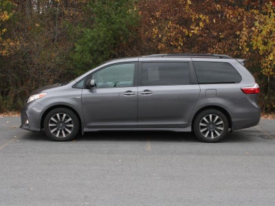 2019 Toyota Sienna XLE