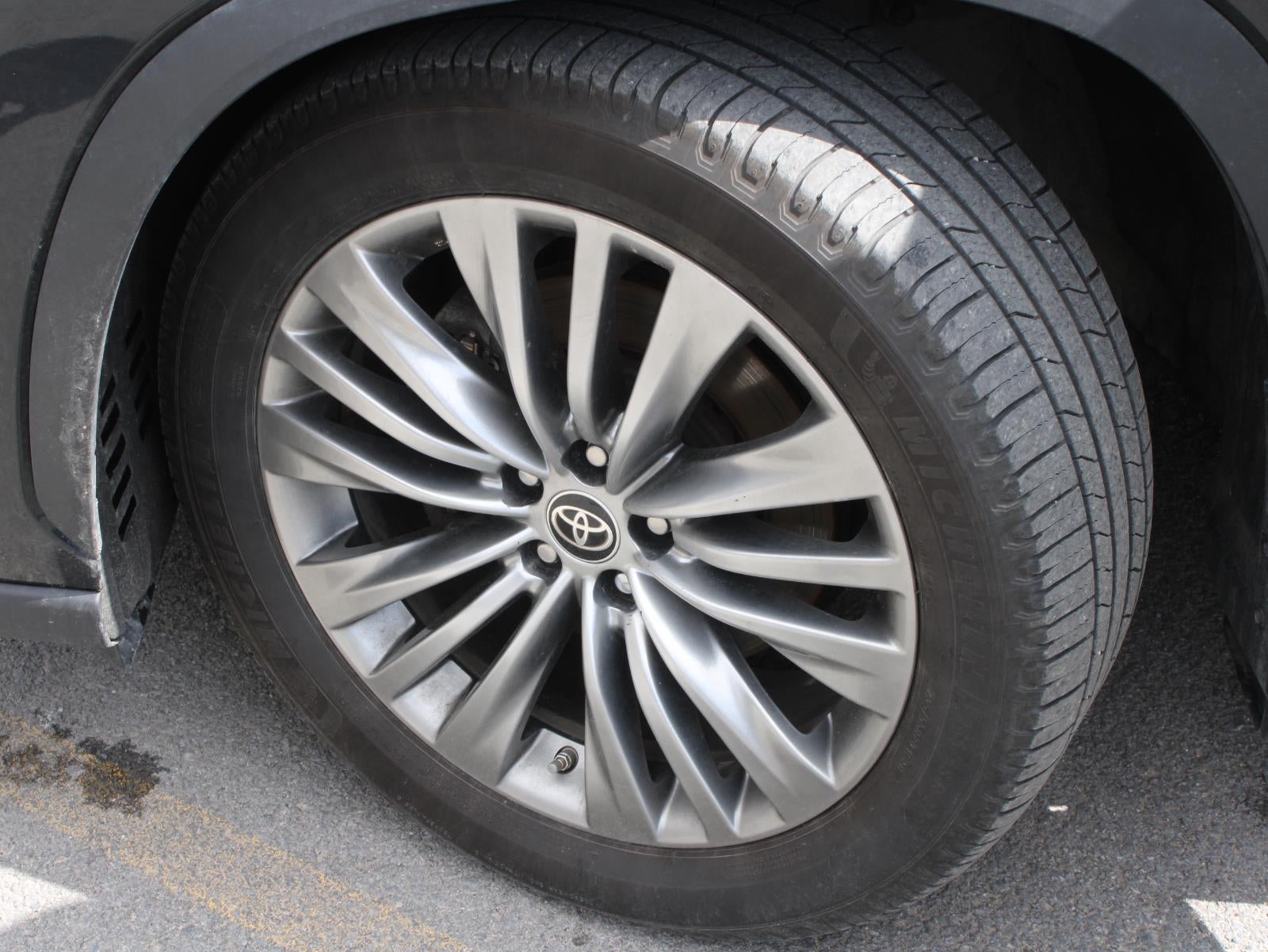 2022 Toyota Highlander Platinum