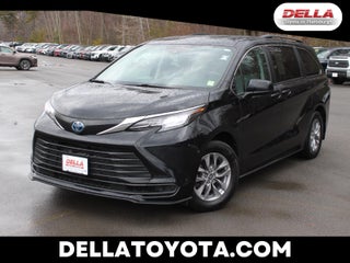 2022 Toyota Sienna LE