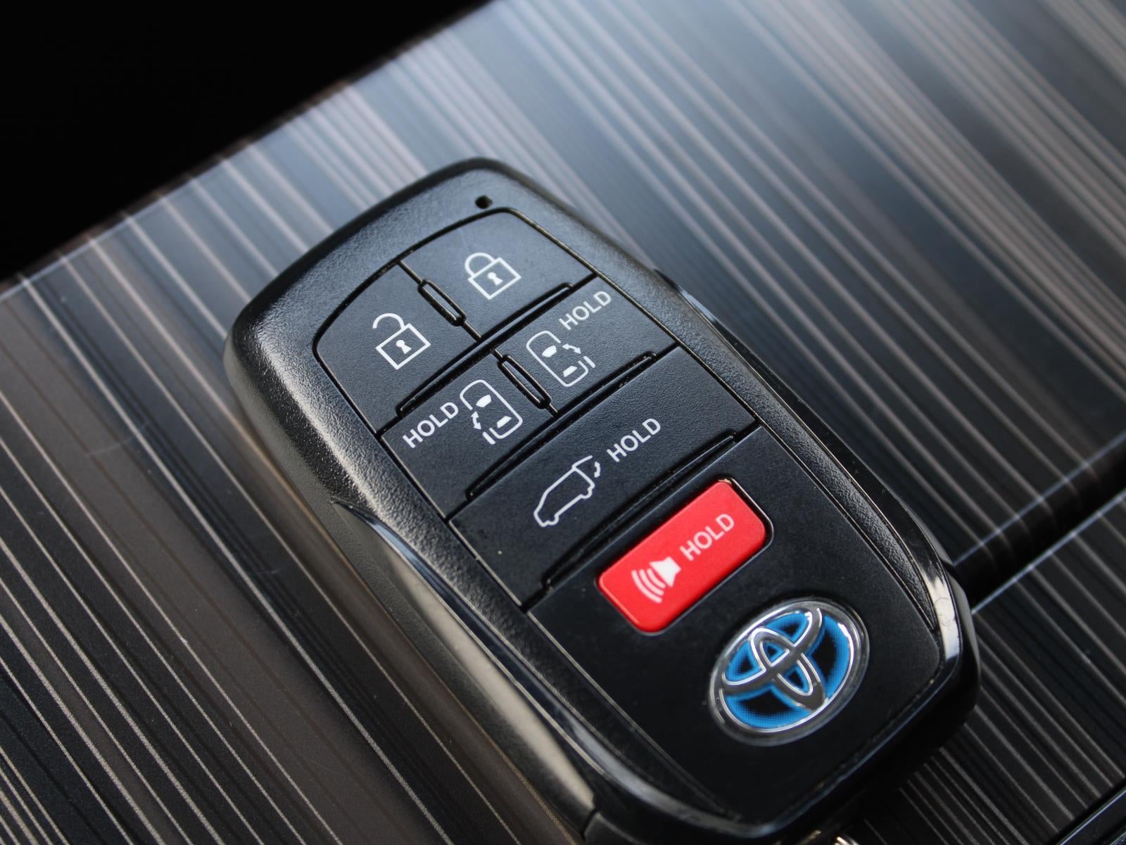 2023 Toyota Sienna Limited