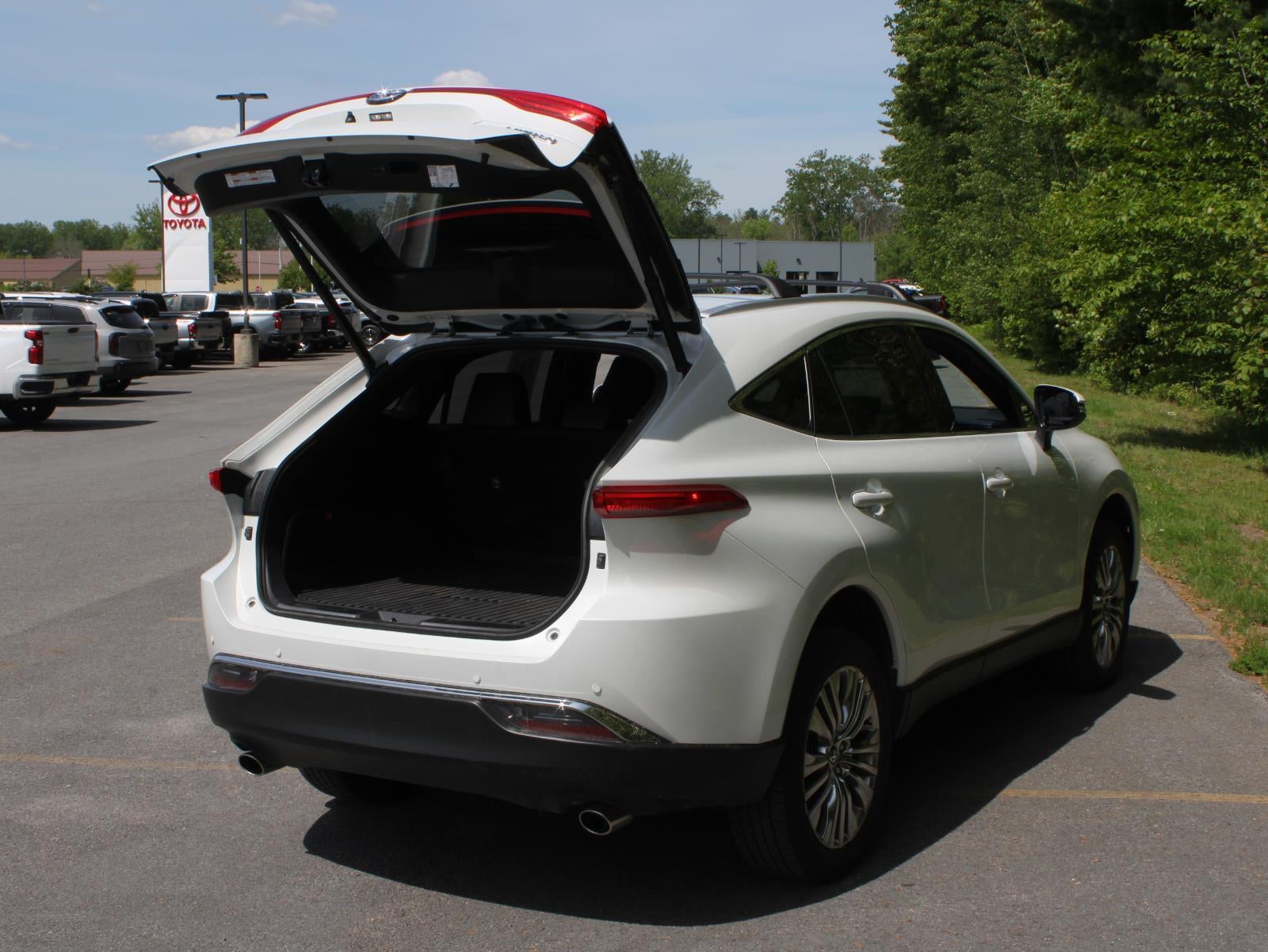 2023 Toyota Venza LE