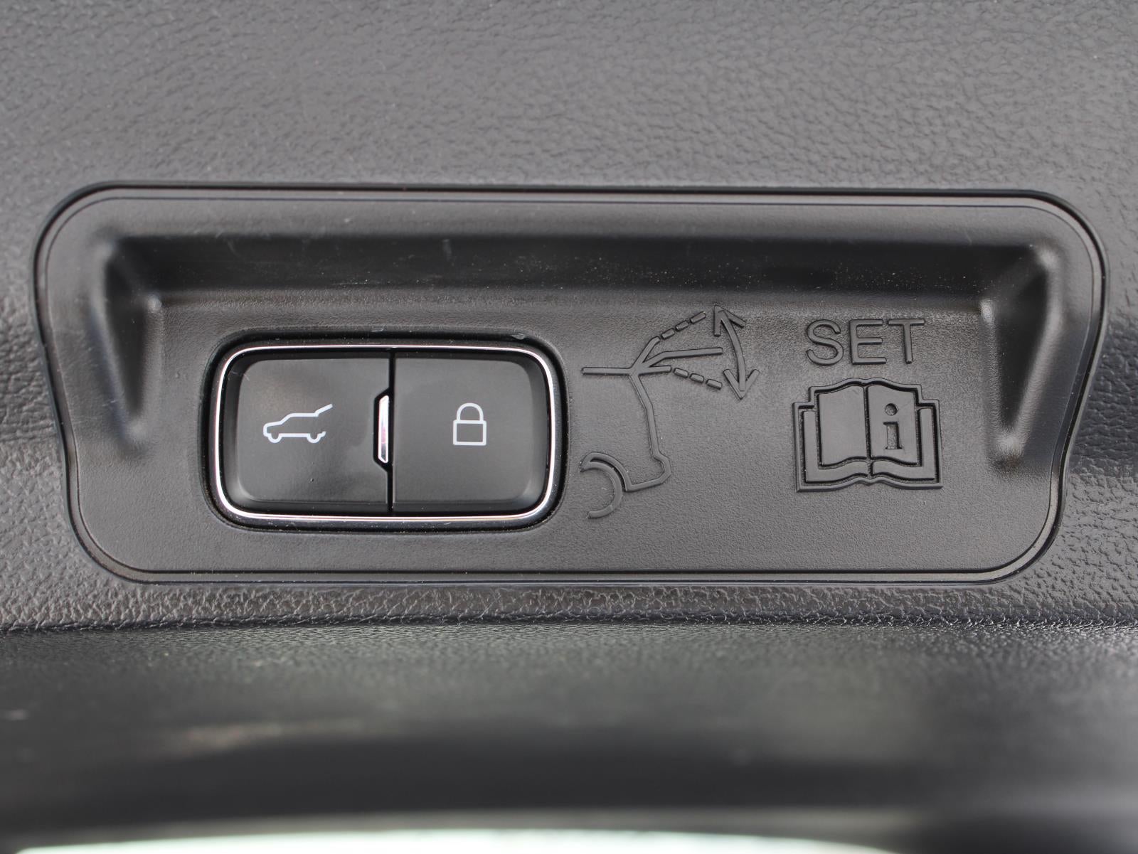 2021 Ford Explorer XLT Four Wheel Drive 10-SPEED AUTOMATIC