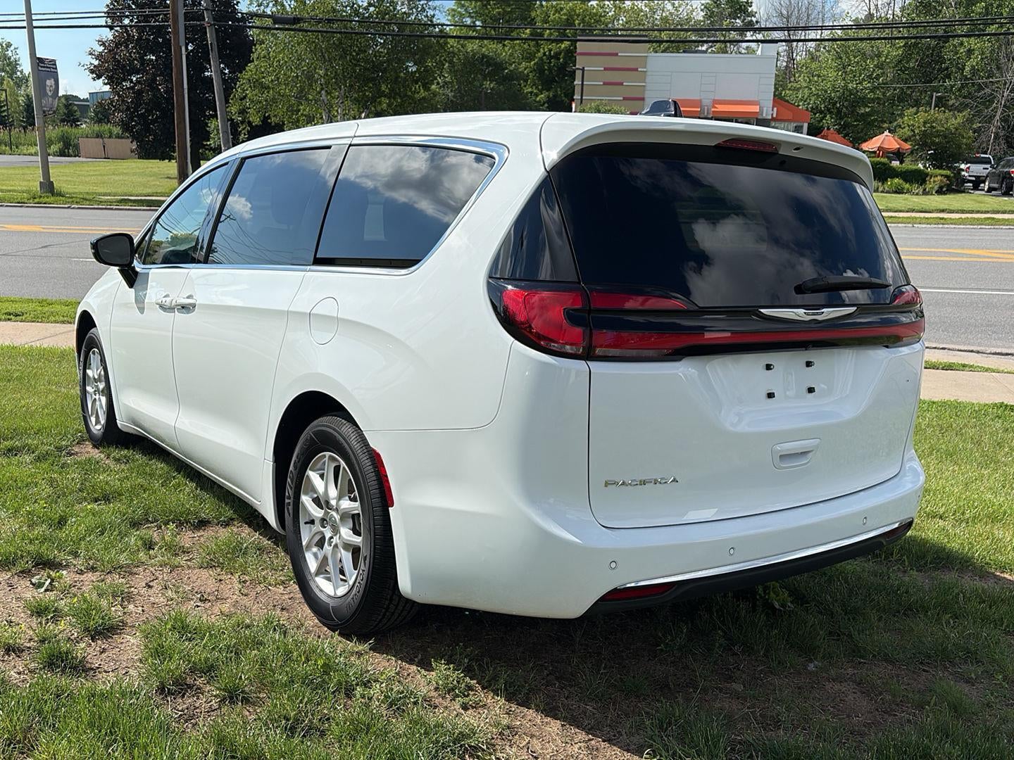 2025 Chrysler Pacifica Select Front Wheel Drive 9-SPEED 948TE AUTOMATIC