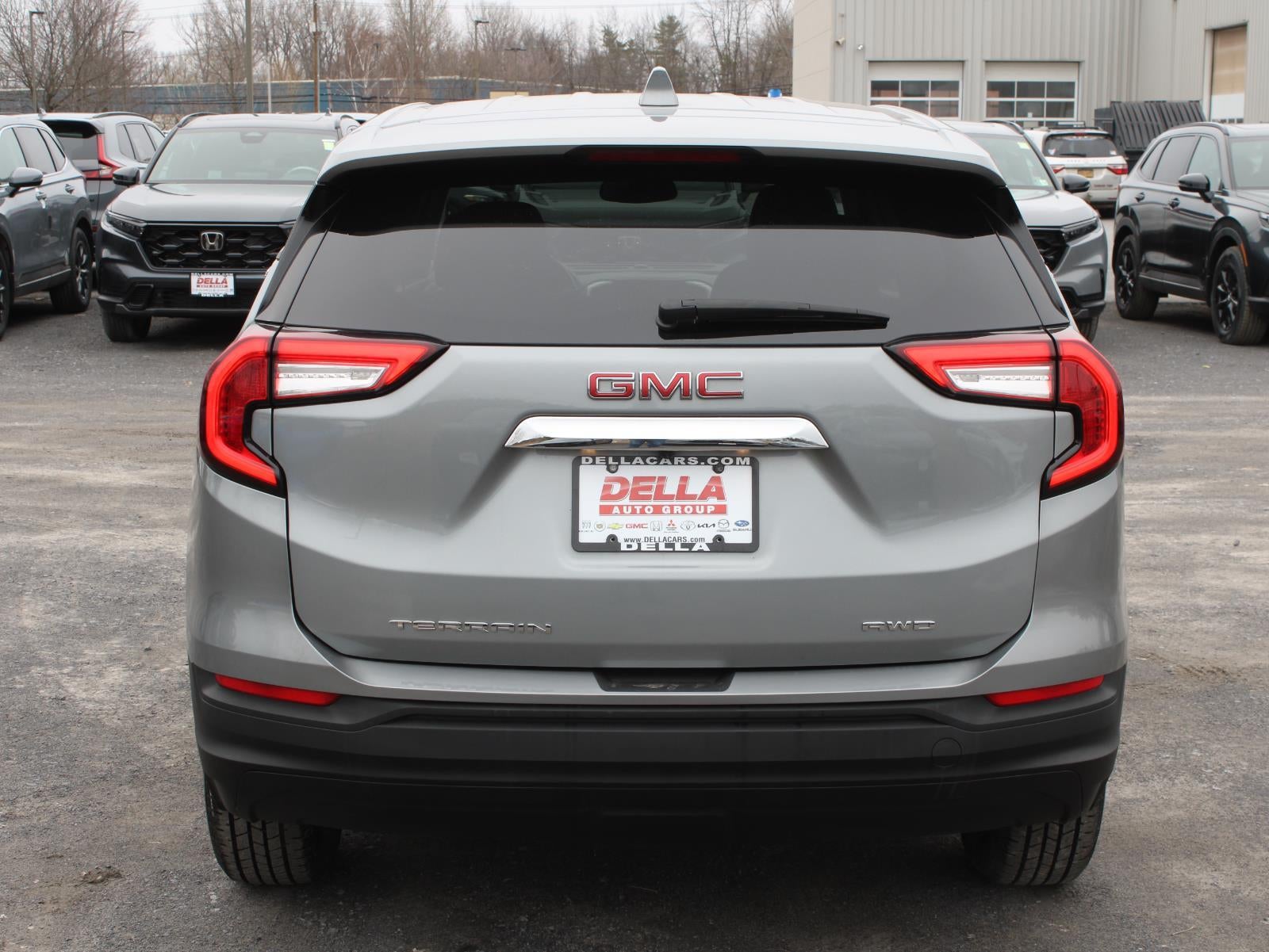 2024 GMC Terrain LE