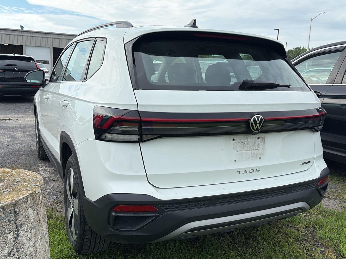 2025 Volkswagen Taos S