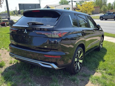 2025 Mitsubishi Outlander SE