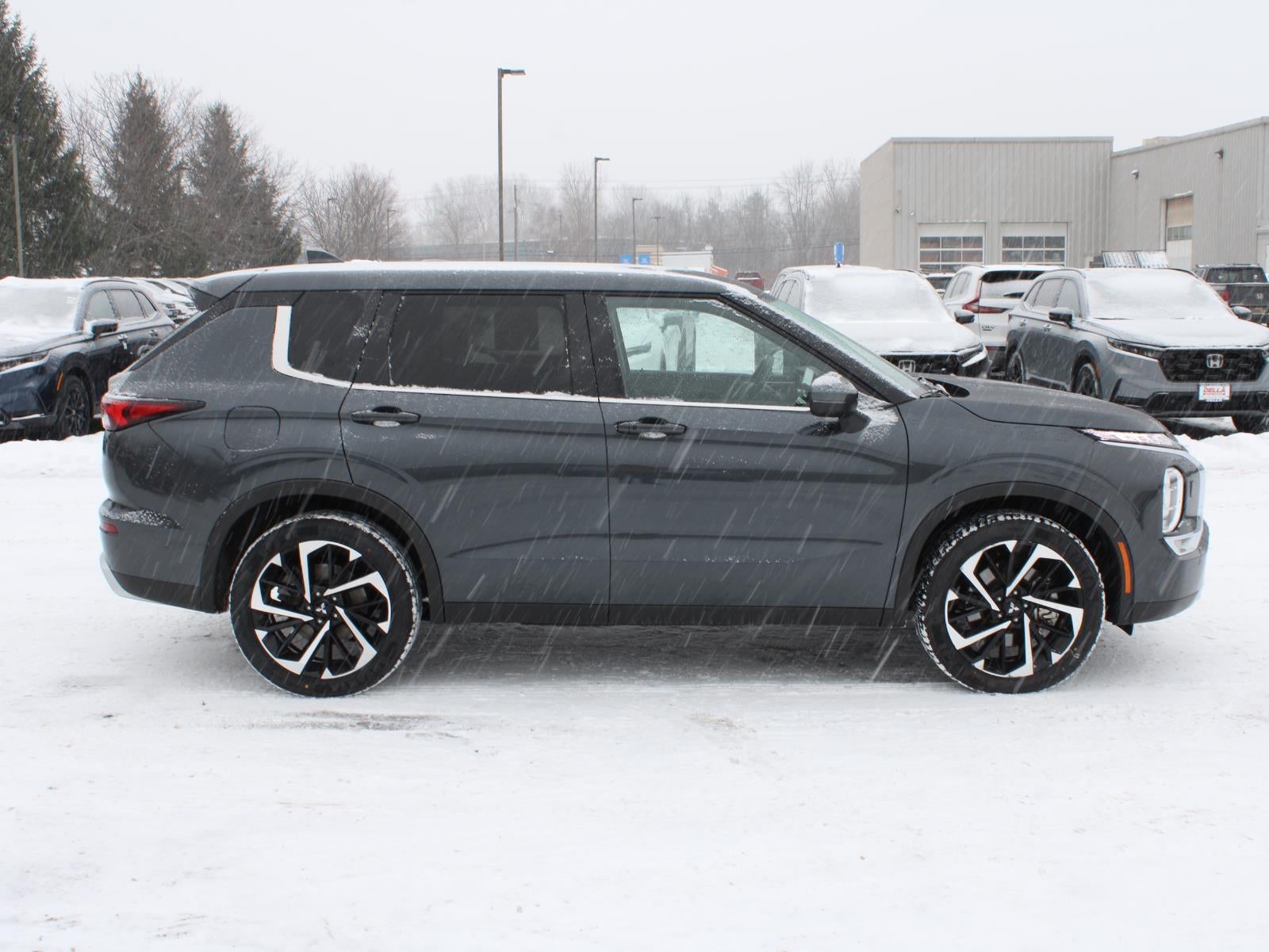 2024 Mitsubishi Outlander SE Black Edition Four Wheel Drive CVT