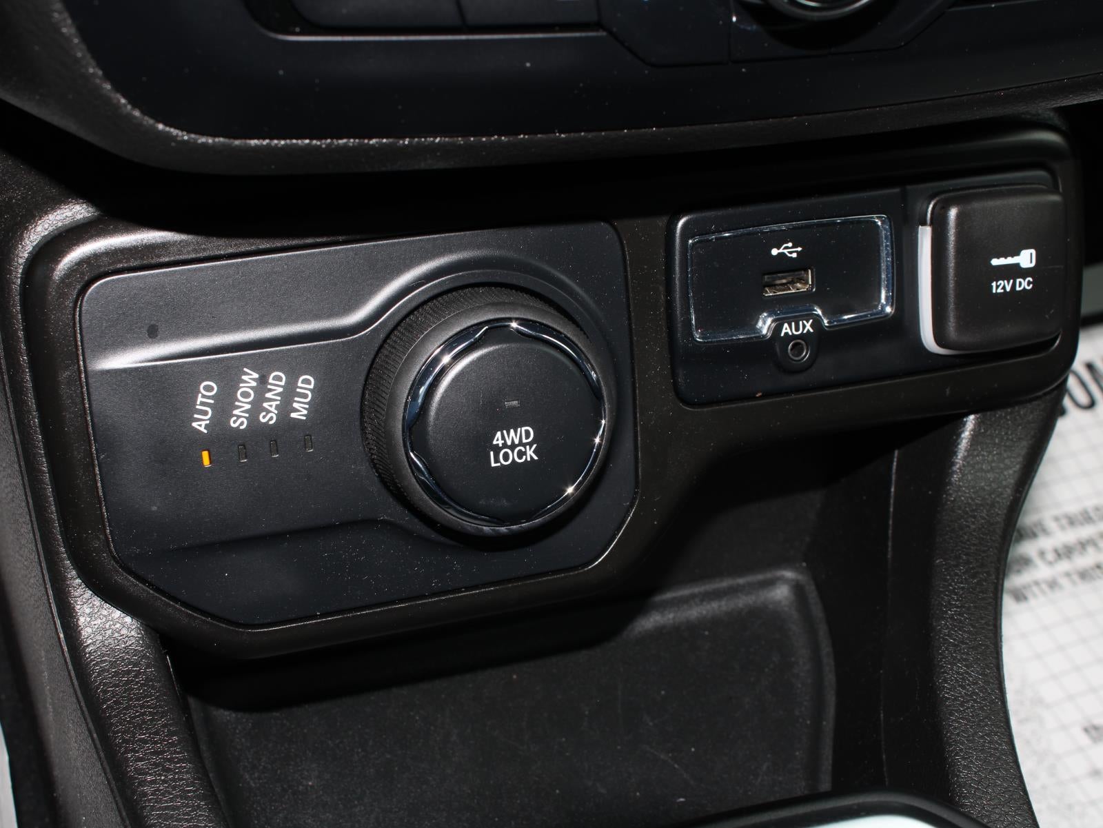 2023 Jeep Renegade Latitude Four Wheel Drive 9-SPEED 948TE AUTOMATIC