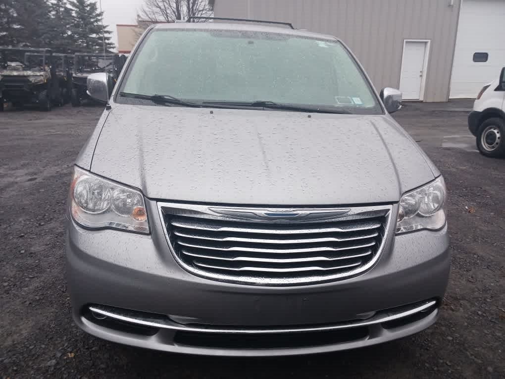 Used 2016 Chrysler Town & Country Anniversary Edition with VIN 2C4RC1CG8GR304352 for sale in Plattsburgh, NY