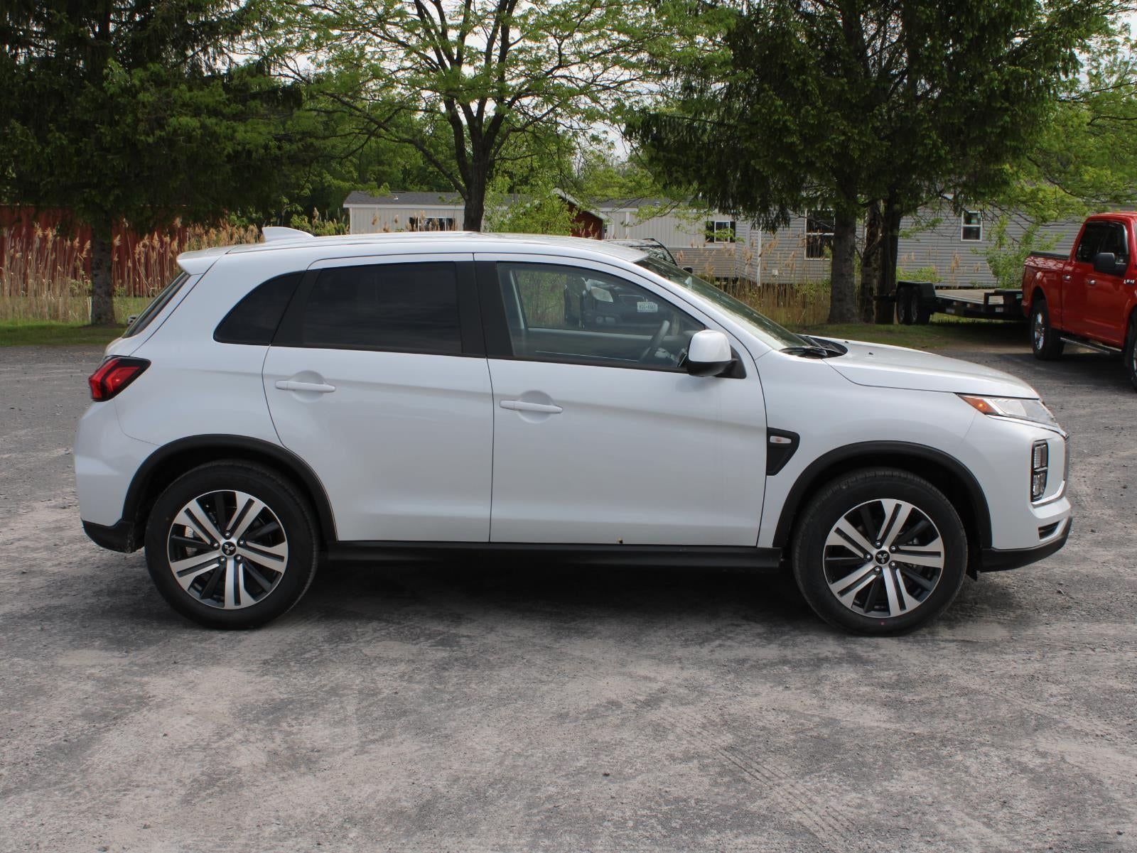 2026 Mitsubishi Outlander Sport ES