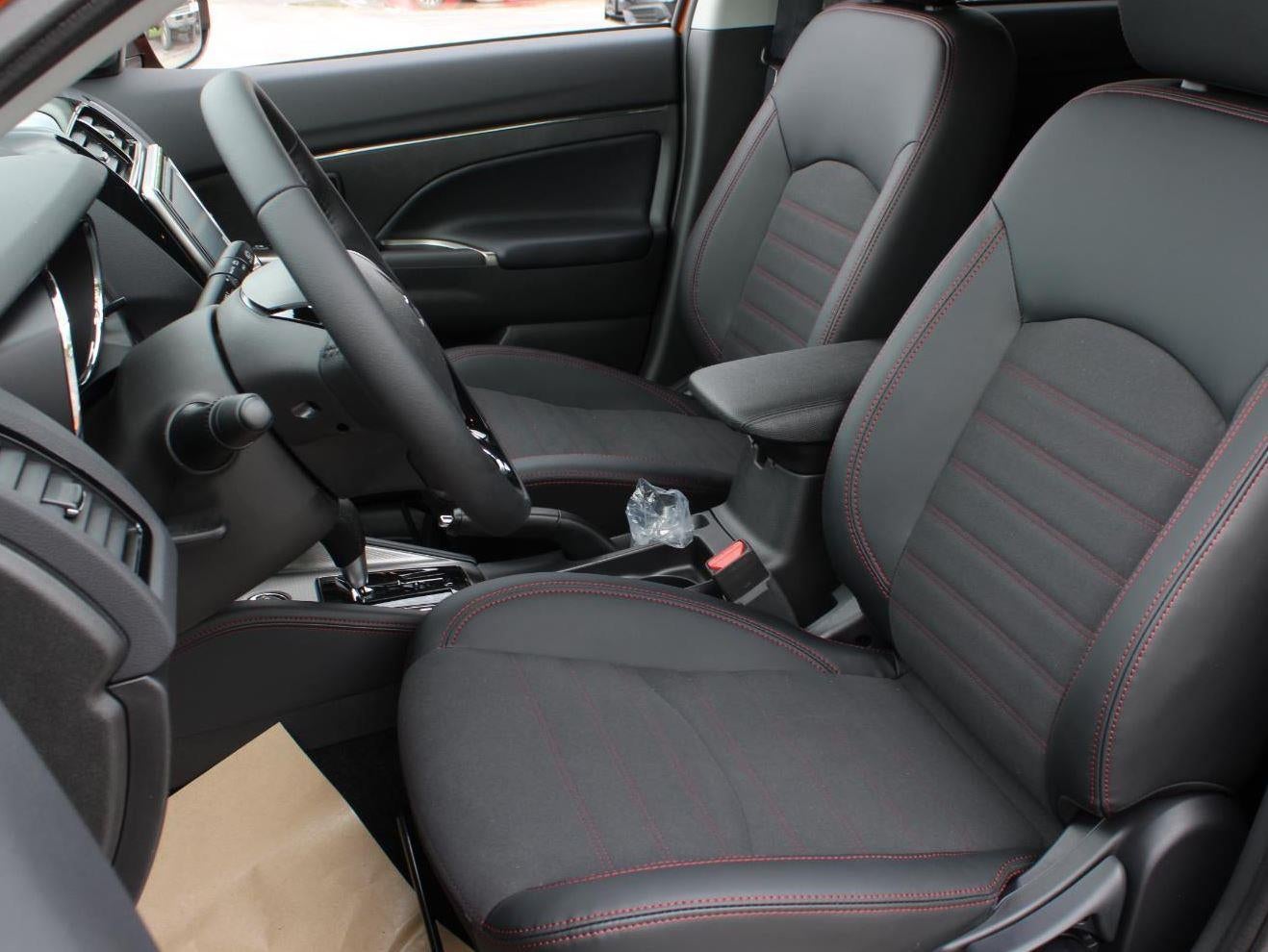 2026 Mitsubishi Outlander Sport SE