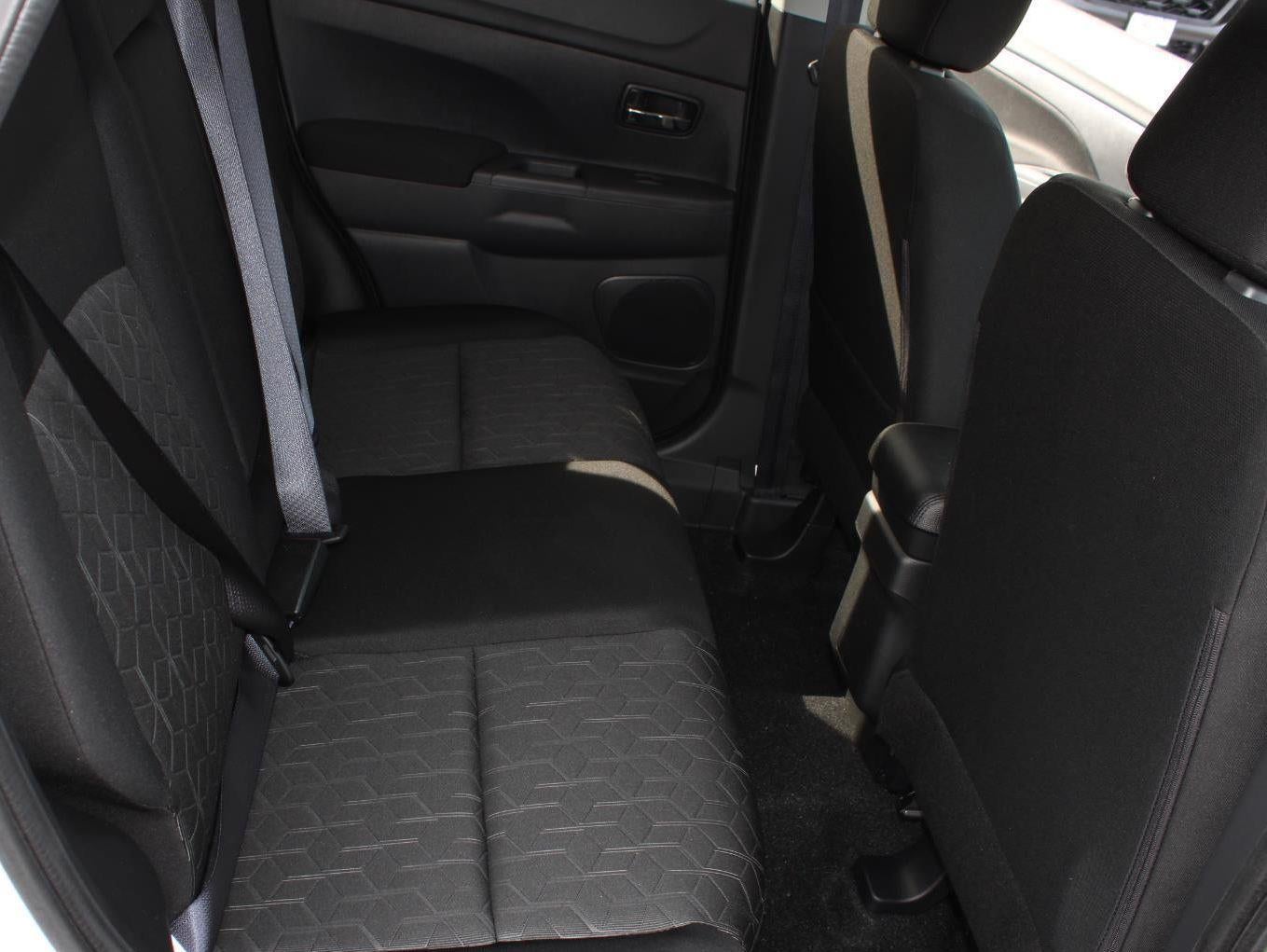 2026 Mitsubishi Outlander Sport ES