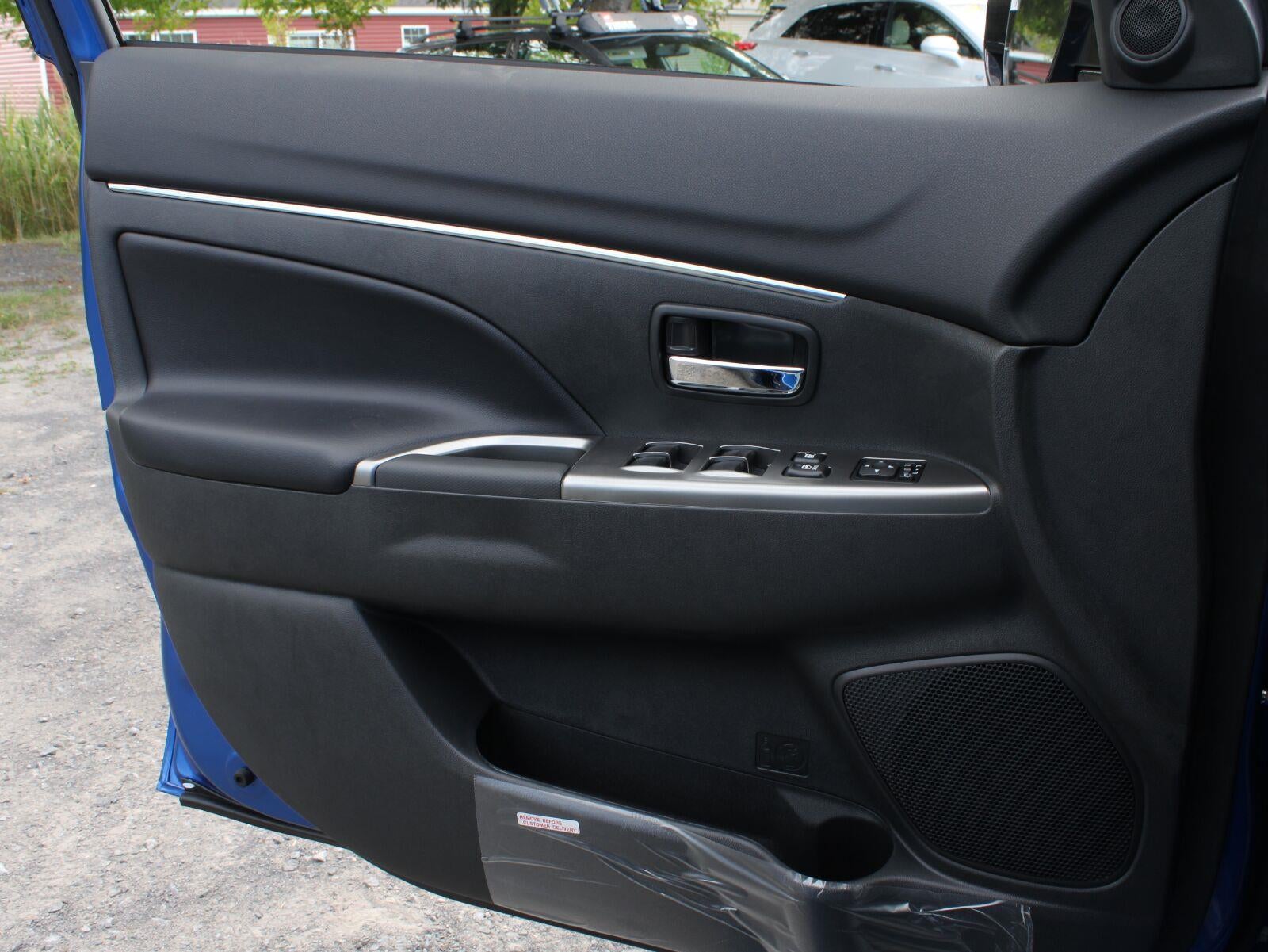 2027 Mitsubishi Outlander Sport SE