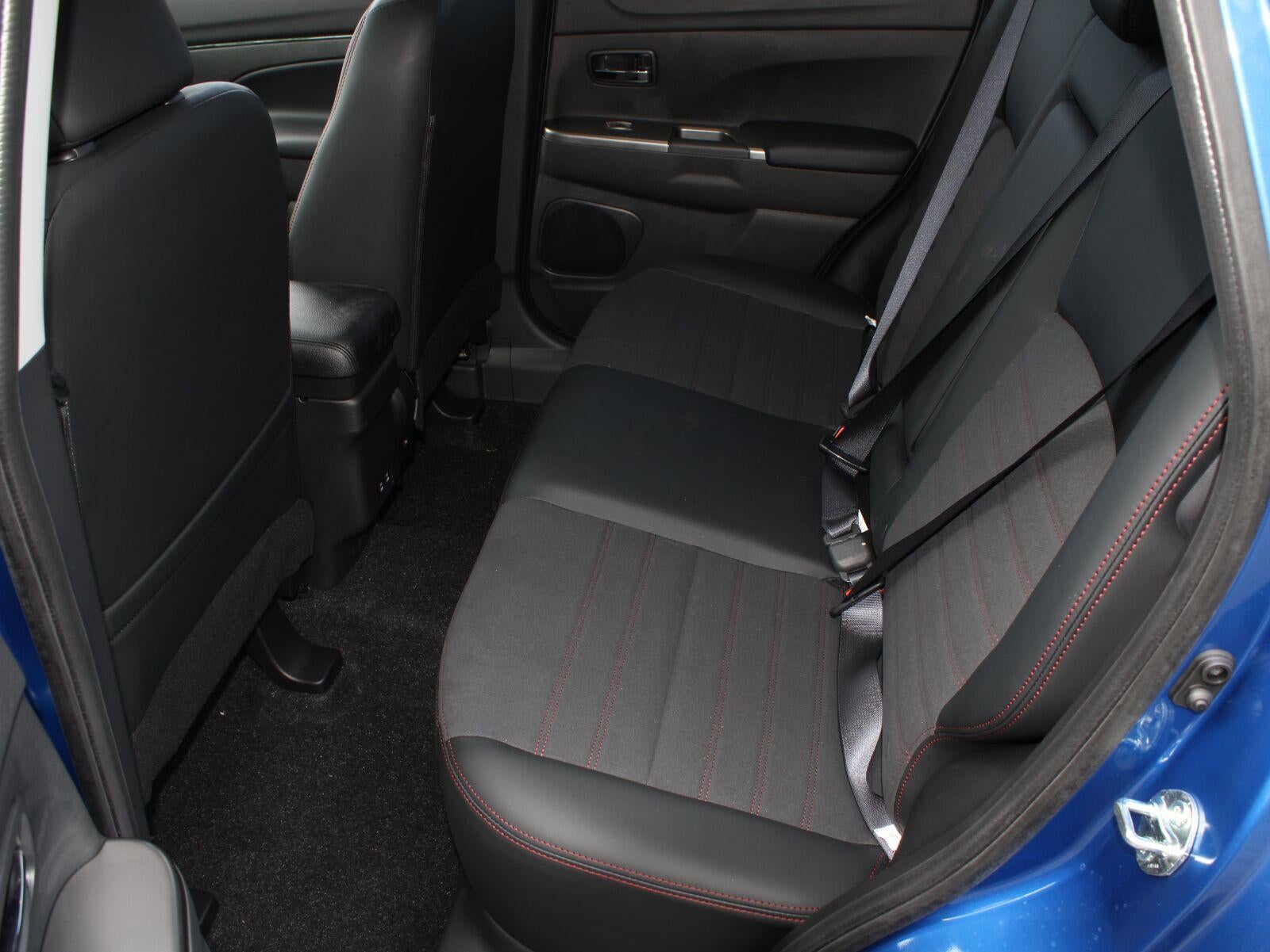 2027 Mitsubishi Outlander Sport SE