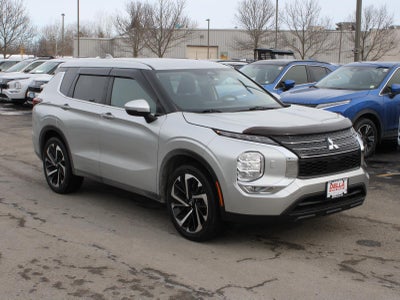 2022 Mitsubishi Outlander ES