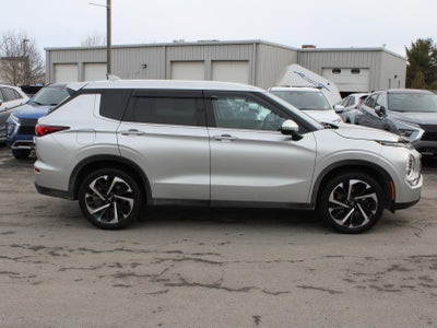 2022 Mitsubishi Outlander ES