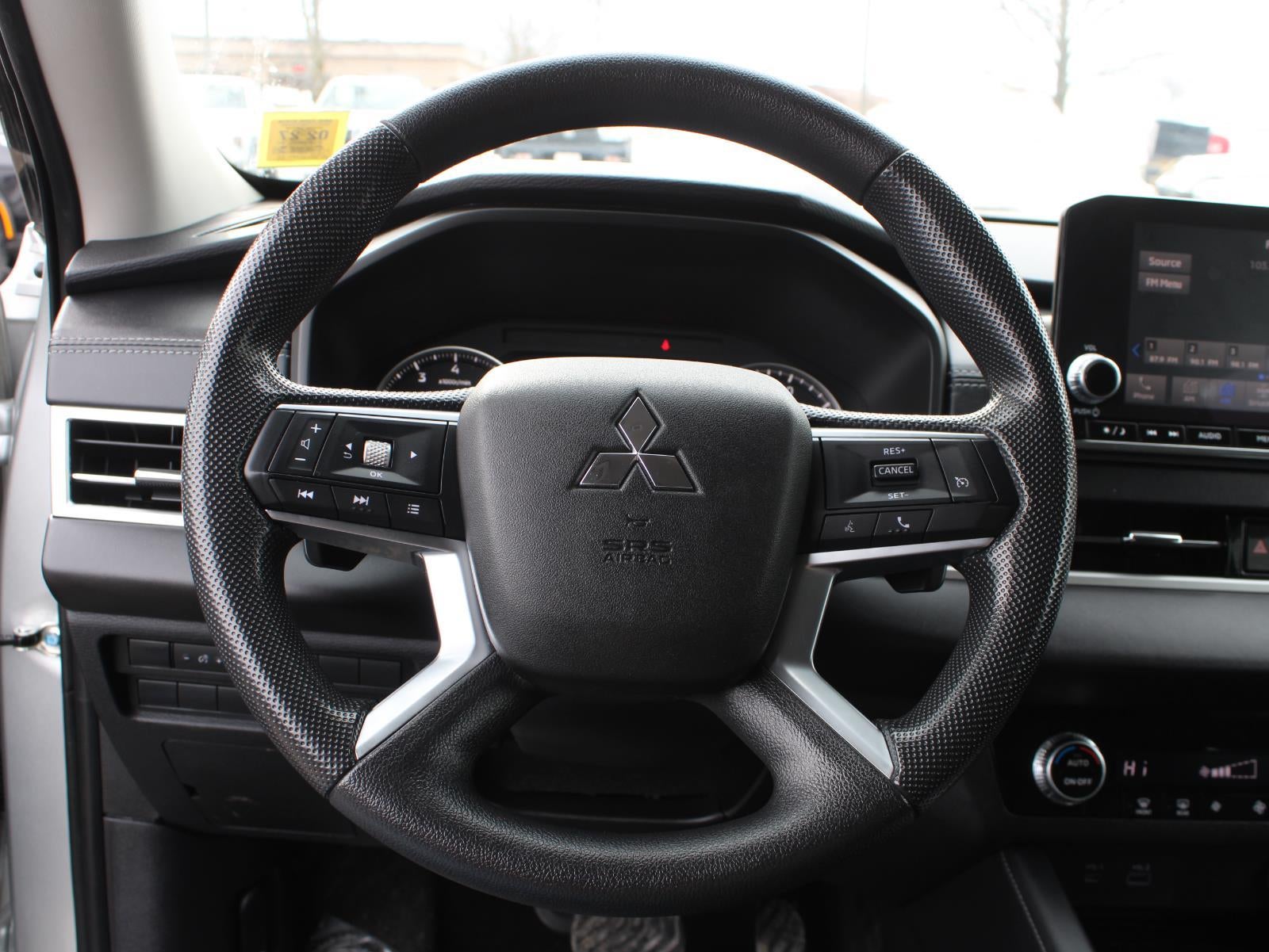 2022 Mitsubishi Outlander ES