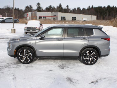 2022 Mitsubishi Outlander SE