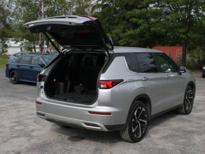 2022 Mitsubishi Outlander SE