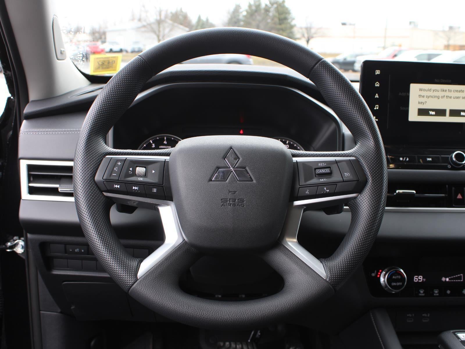 2026 Mitsubishi Outlander ES
