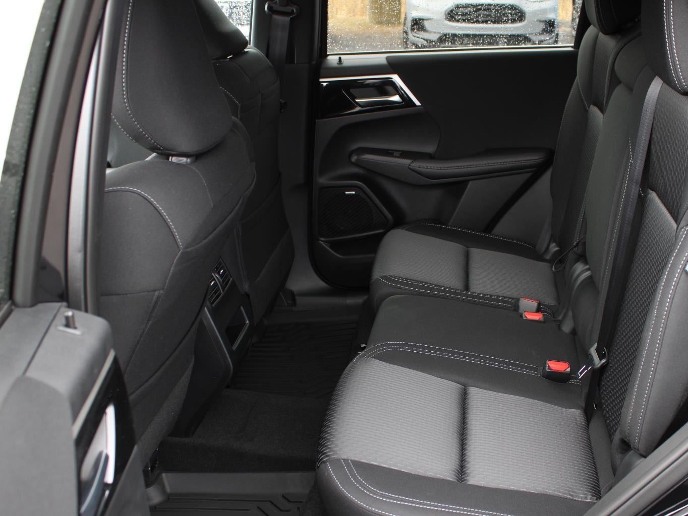2026 Mitsubishi Outlander ES
