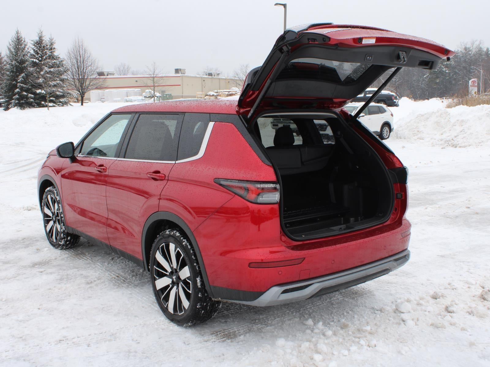 2025 Mitsubishi Outlander SE