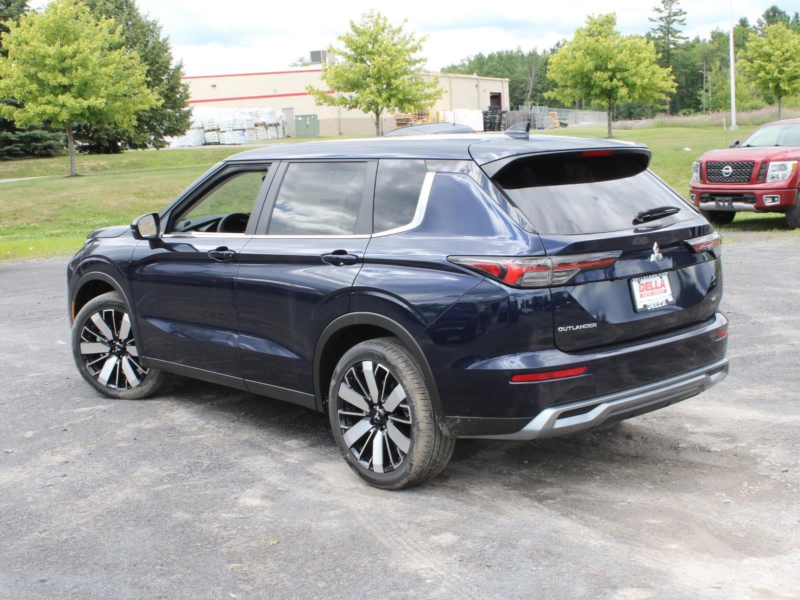 2025 Mitsubishi Outlander SE