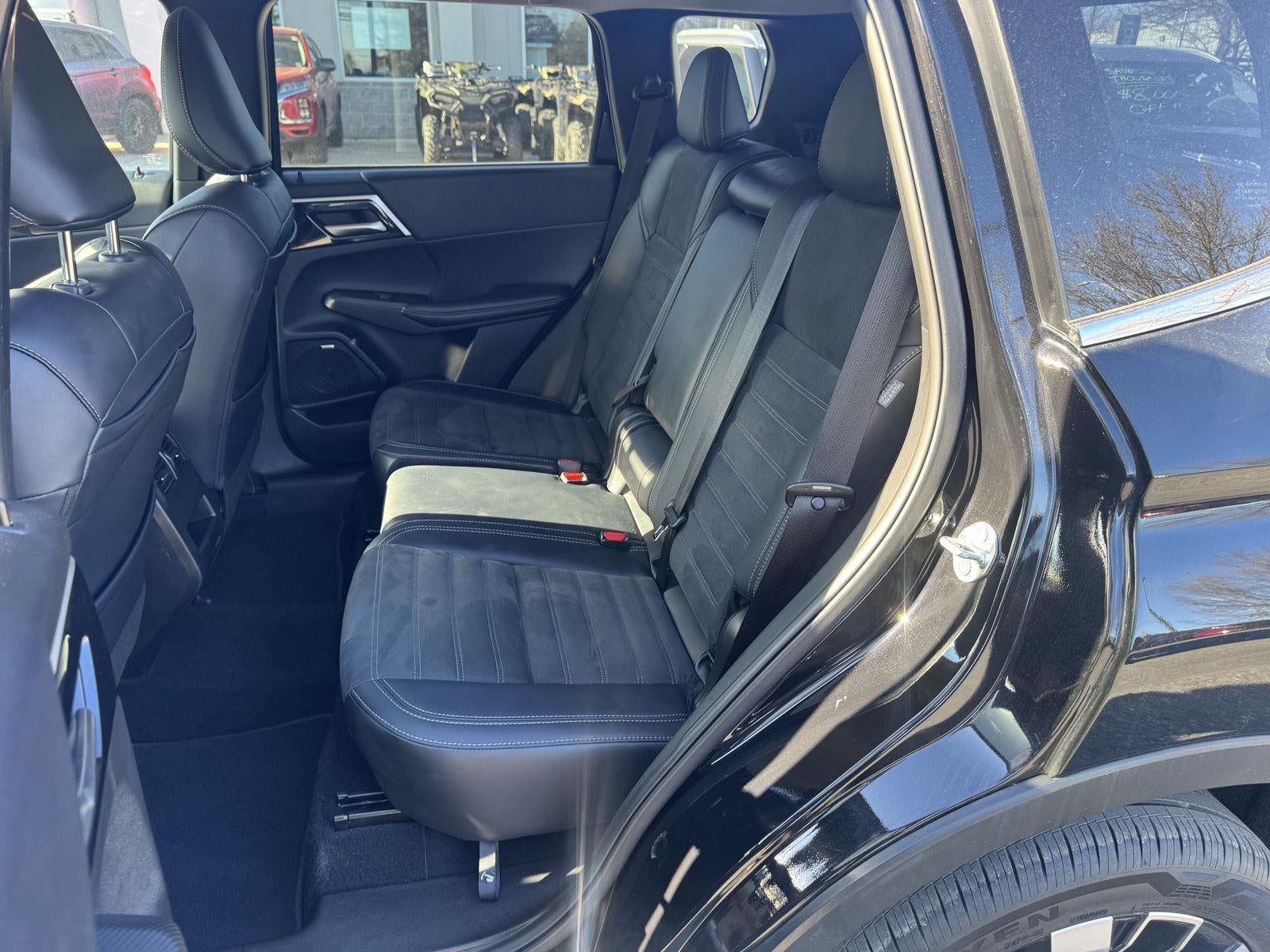 2025 Mitsubishi Outlander SE