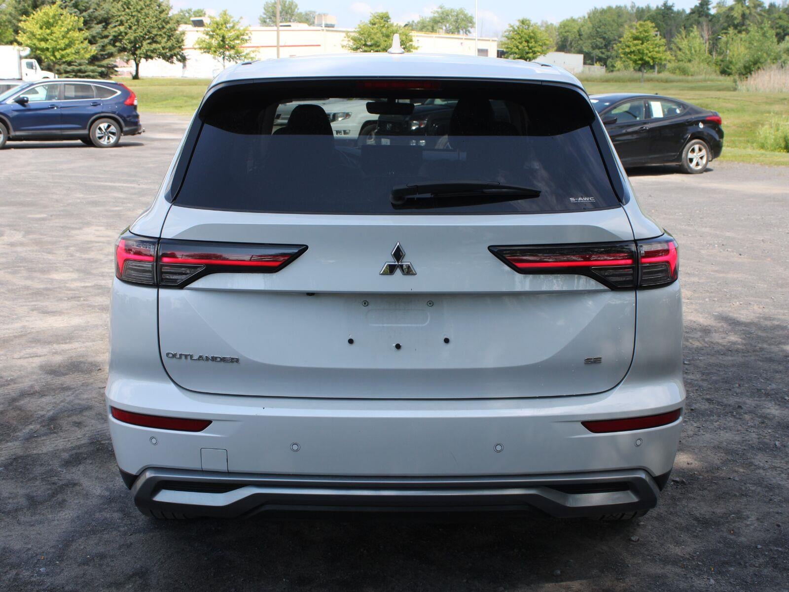 2025 Mitsubishi Outlander SE