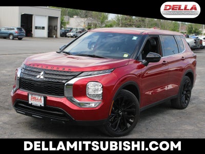 2024 Mitsubishi Outlander SE Black Edition w/Pano Roof