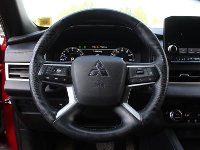 2024 Mitsubishi Outlander SE Black Edition w/Pano Roof
