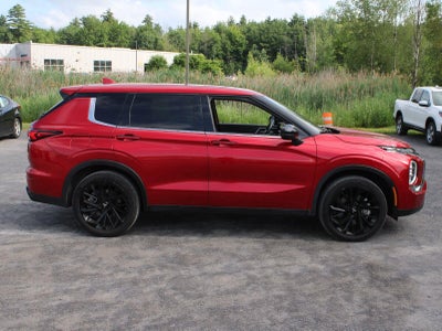2024 Mitsubishi Outlander SE Black Edition w/Pano Roof
