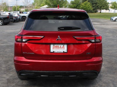 2024 Mitsubishi Outlander SE Black Edition w/Pano Roof