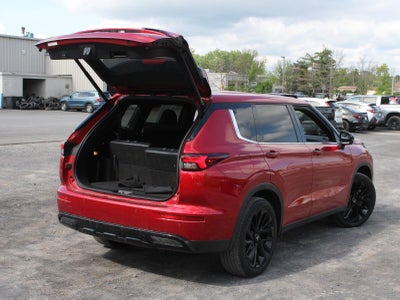 2024 Mitsubishi Outlander SE Black Edition w/Pano Roof