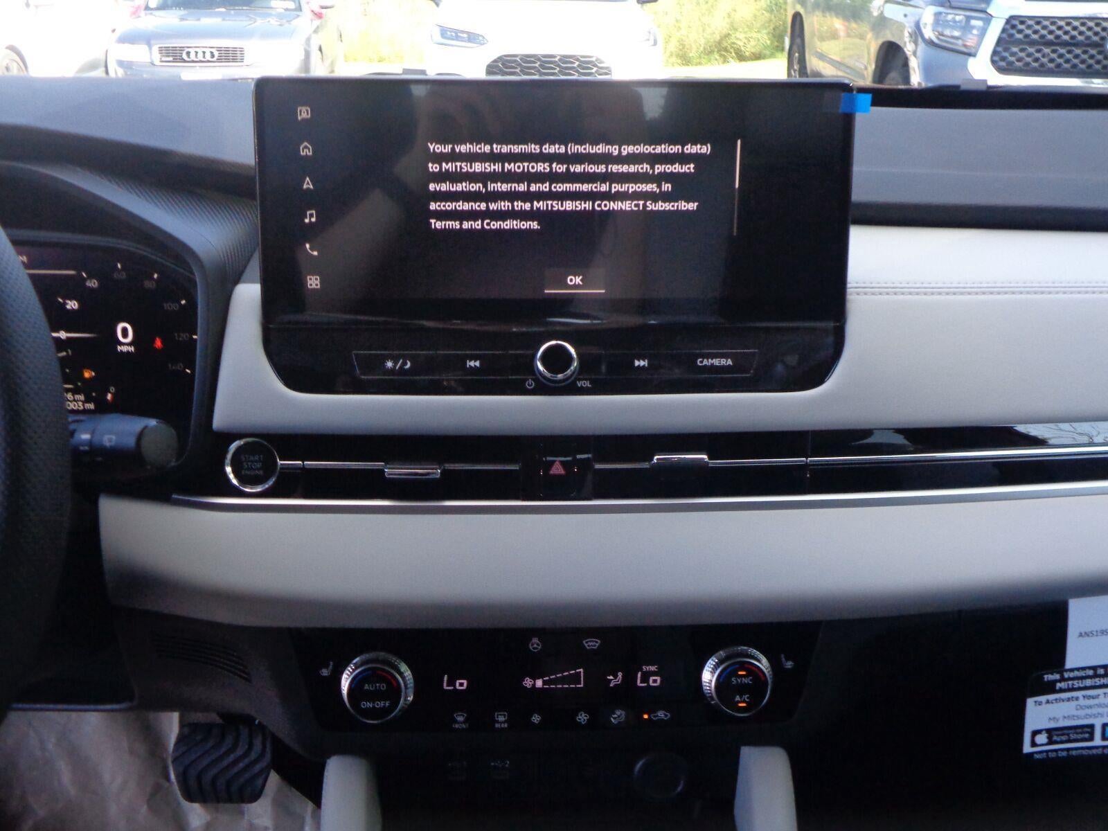 2026 Mitsubishi Outlander SE