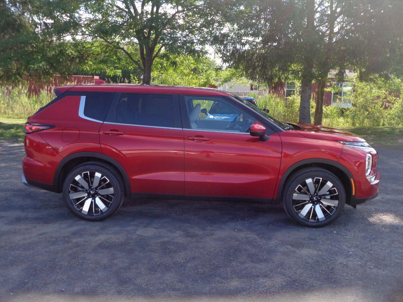 2026 Mitsubishi Outlander SE