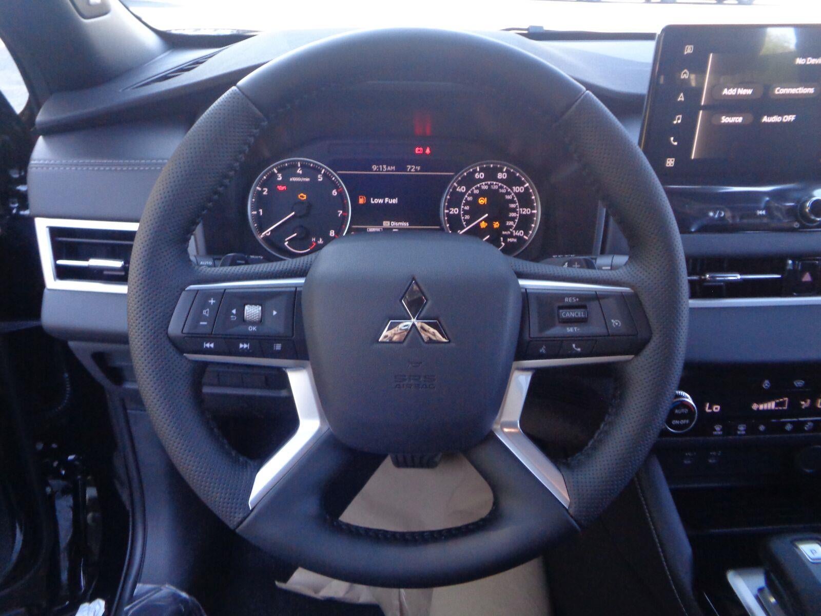 2026 Mitsubishi Outlander LE