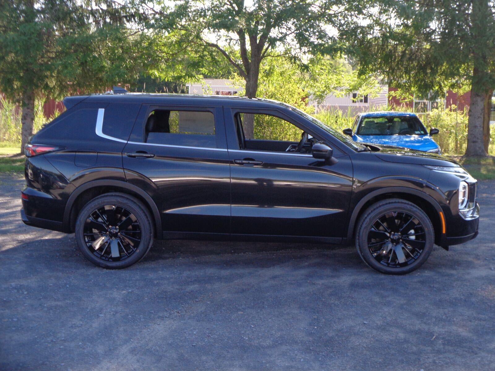 2026 Mitsubishi Outlander LE