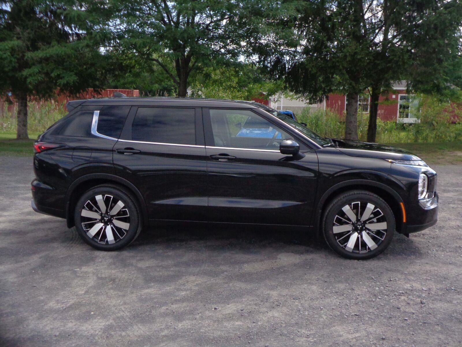 2026 Mitsubishi Outlander SE