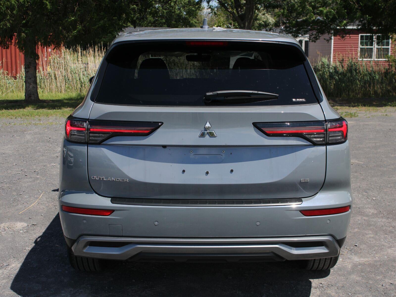 2026 Mitsubishi Outlander SE