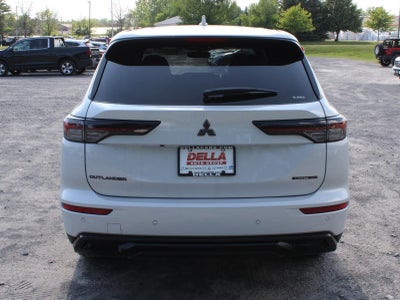 2026 Mitsubishi Outlander LE